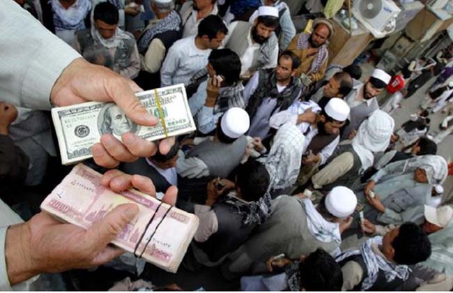 اتحادیۀ صرافان از کاهش شدید ارزش پول افغانی ابراز نگرانی کرد